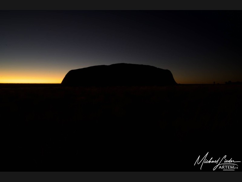 Uluru im Zwielicht